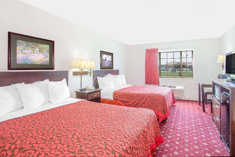 Days Inn By Wyndham Lake Village image 4