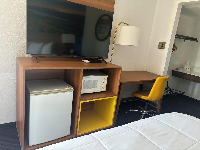 Days Inn & Suites by Wyndham Needles image