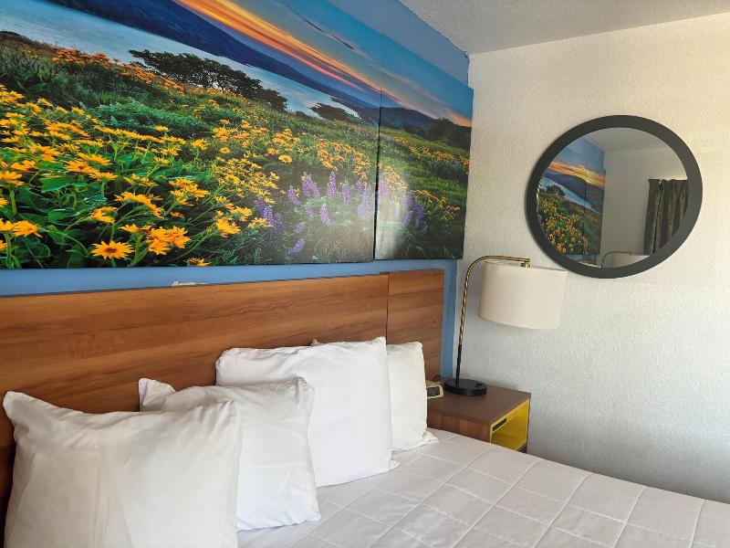 Days Inn & Suites by Wyndham Needles image