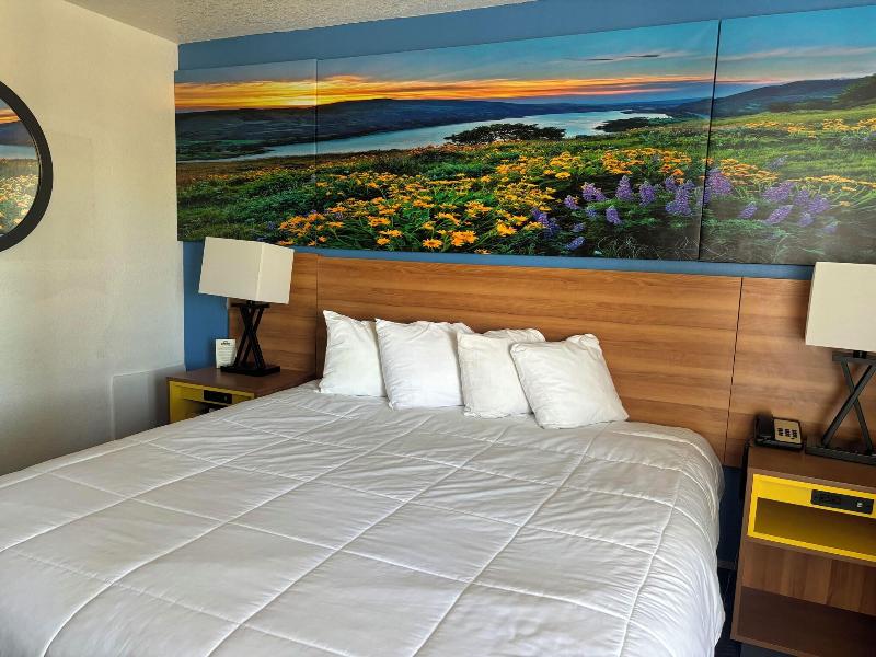 Days Inn & Suites by Wyndham Needles image