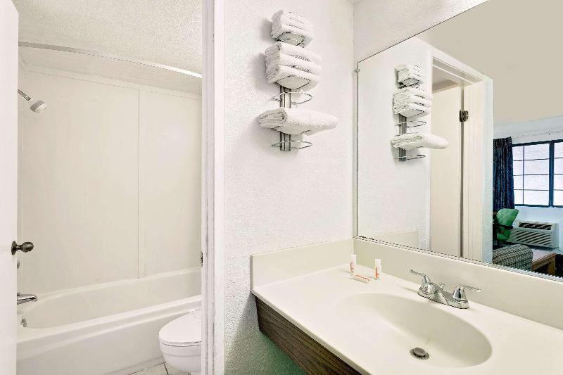 Days Inn & Suites by Wyndham Needles image