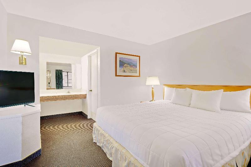 Days Inn & Suites by Wyndham Needles image