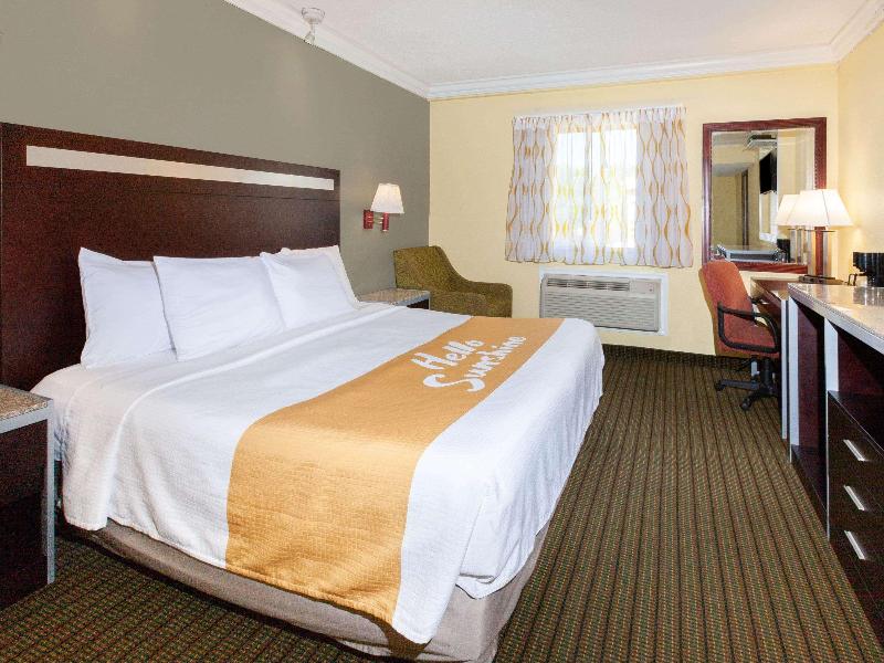 Days Inn By Wyndham Nanuet / Spring Valley image