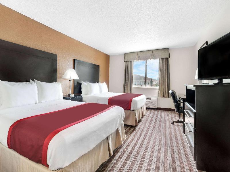 Days Inn & Suites by Wyndham Dallas image