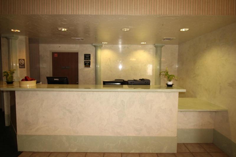 Days Inn By Wyndham Safford Az image