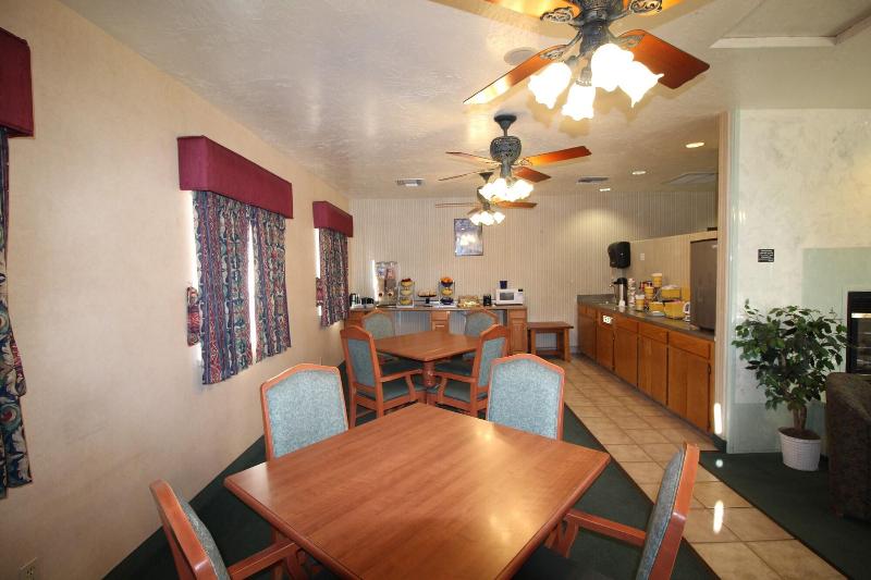 Days Inn By Wyndham Safford Az image