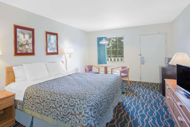 Days Inn By Wyndham Hardy image