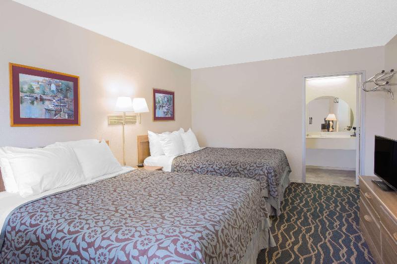 Days Inn By Wyndham Hardy image 5