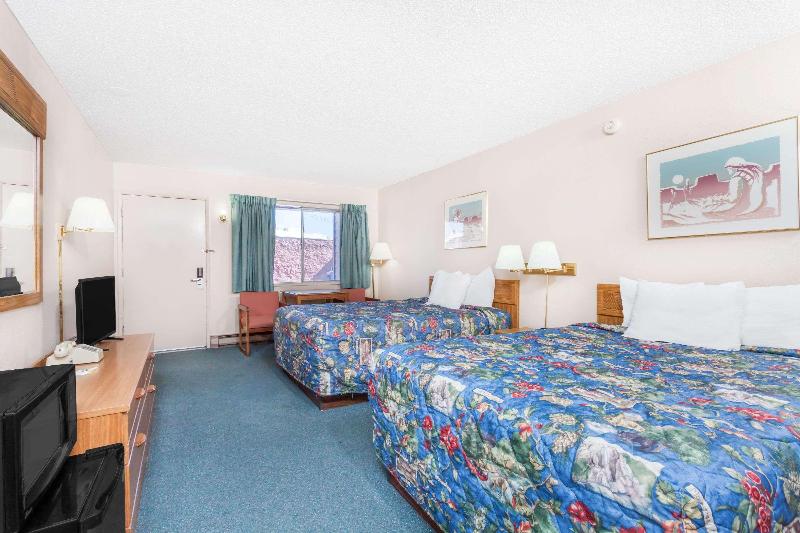 Days Inn By Wyndham Burns image
