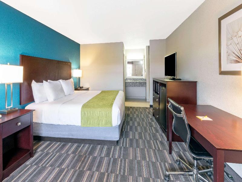 Days Inn By Wyndham Snyder image
