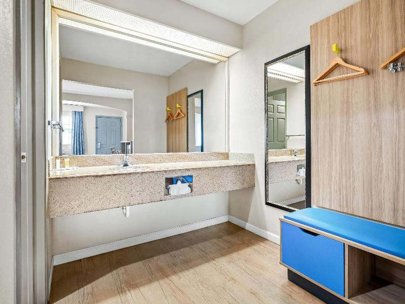 Room KING SIZE BED