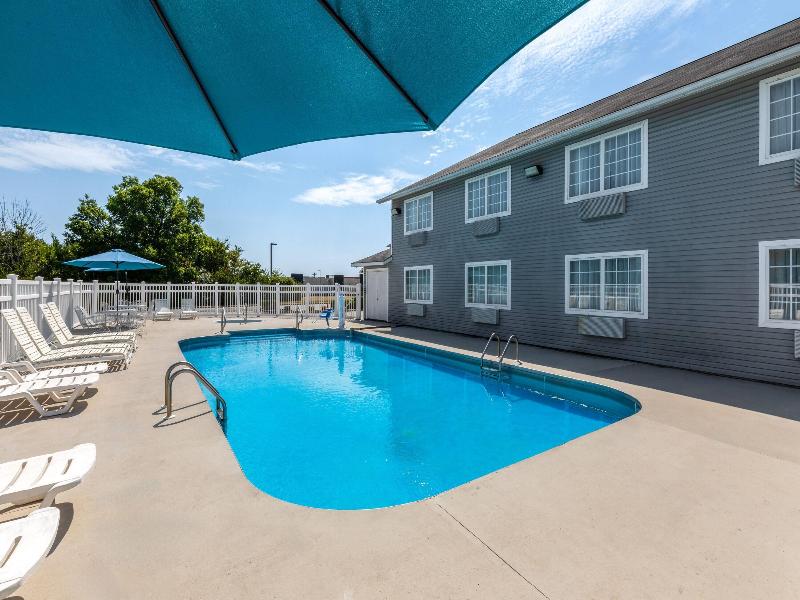 Days Inn By Wyndham Mountain Home image