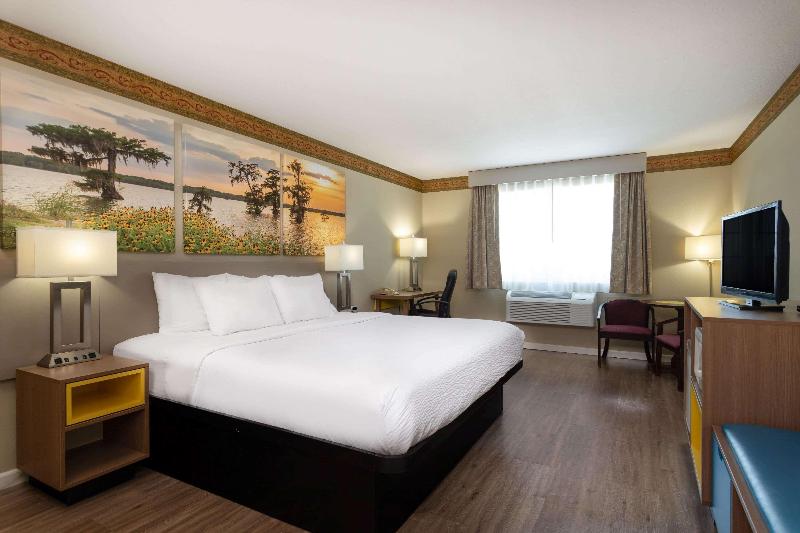 Days Inn By Wyndham Mountain Home image