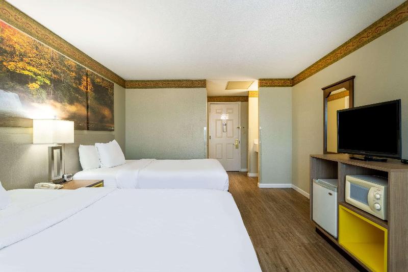 Days Inn By Wyndham Mountain Home image