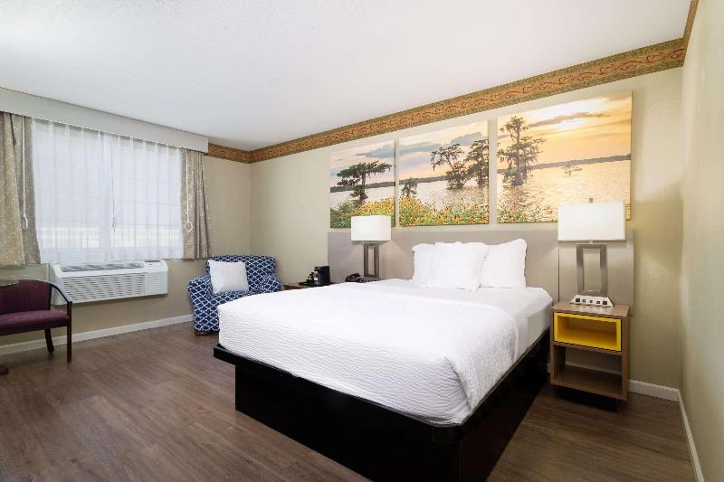 Days Inn By Wyndham Mountain Home image
