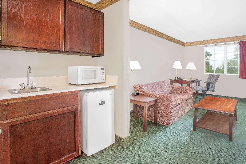 Days Inn By Wyndham Mountain Home image