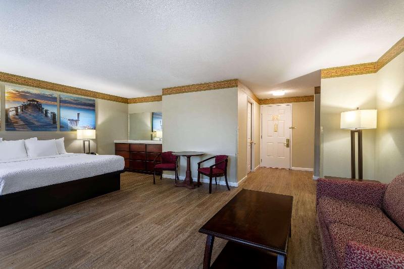 Days Inn By Wyndham Mountain Home image