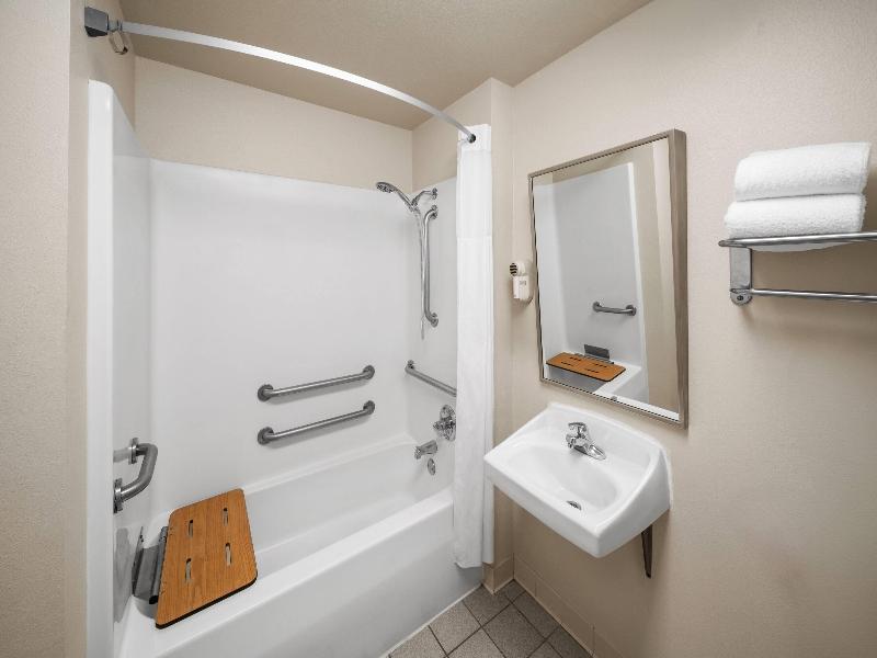 Days Inn By Wyndham Mountain Home image