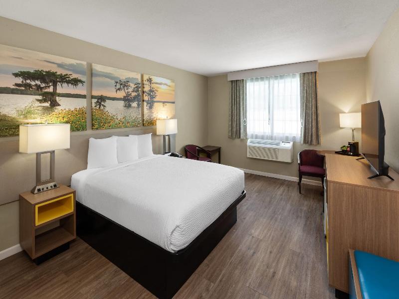 Days Inn By Wyndham Mountain Home image