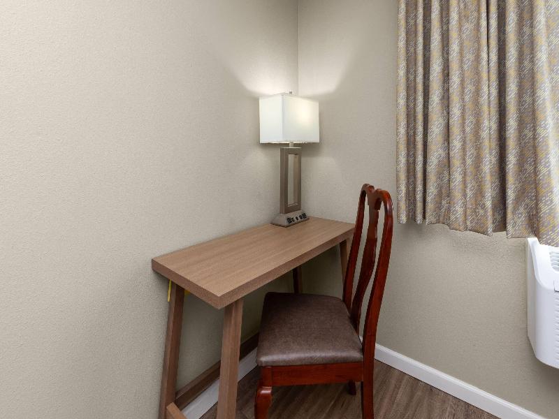 Days Inn By Wyndham Mountain Home image