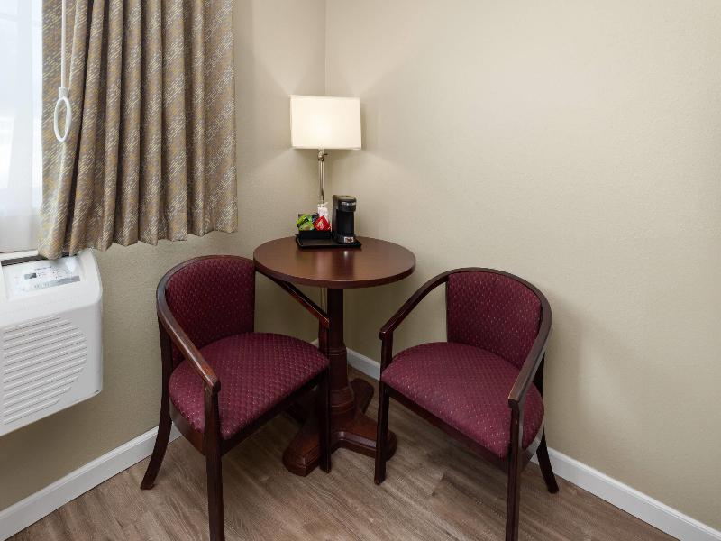 Days Inn By Wyndham Mountain Home image