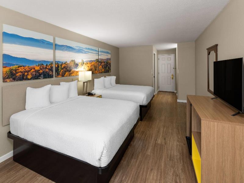 Days Inn By Wyndham Mountain Home image