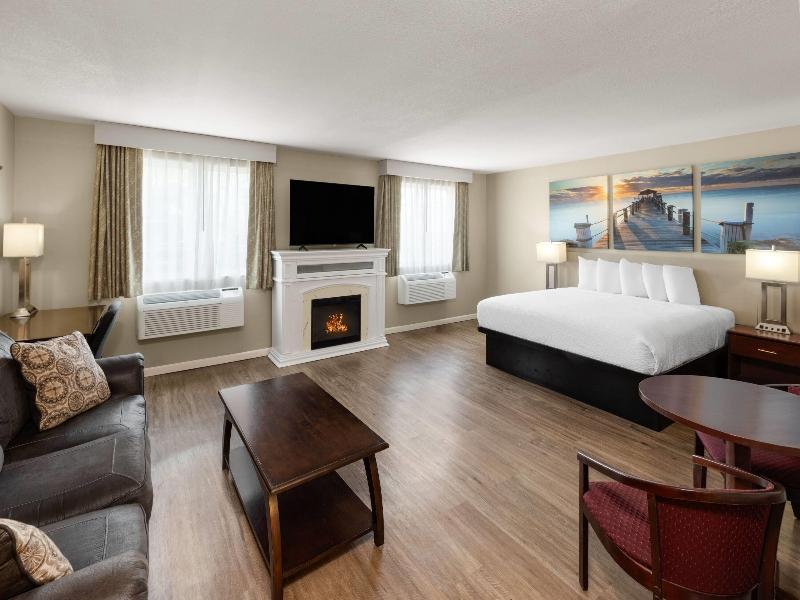Days Inn By Wyndham Mountain Home image