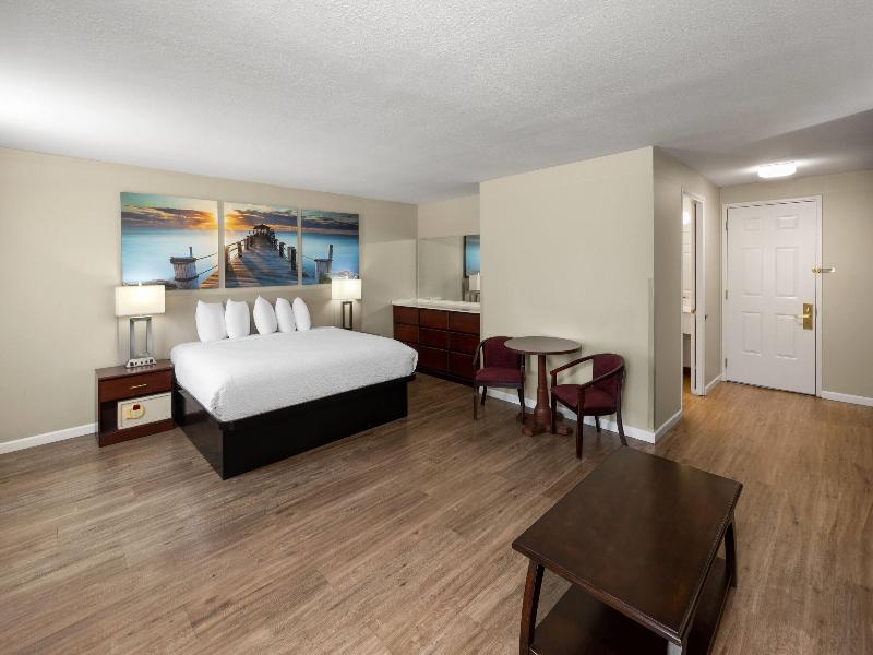 Days Inn By Wyndham Mountain Home image