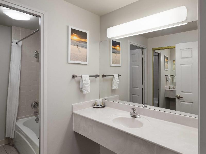 Days Inn By Wyndham Mountain Home image