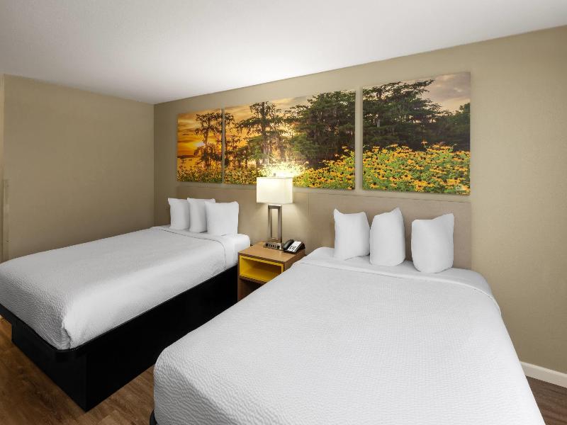 Days Inn By Wyndham Mountain Home image