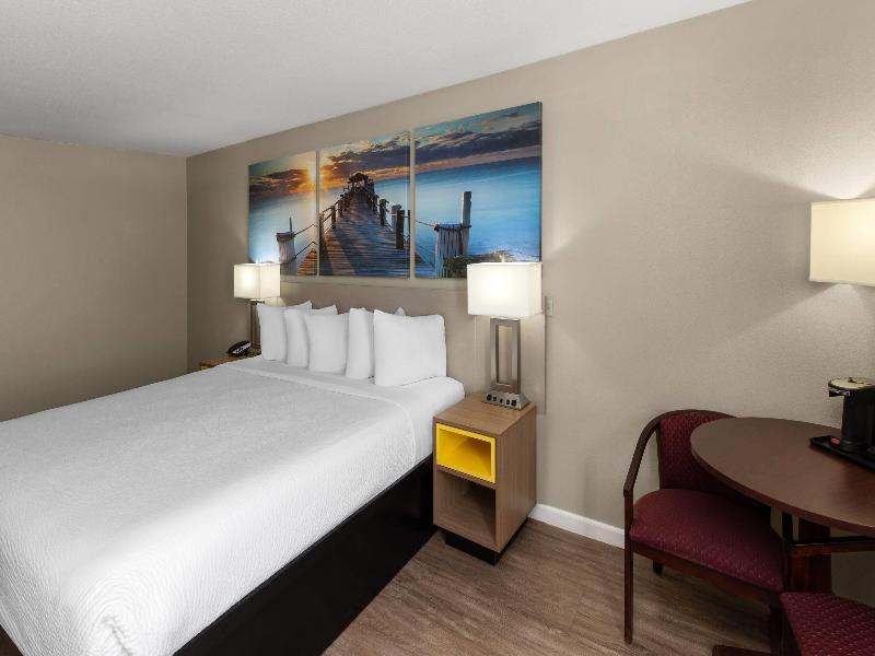 Days Inn By Wyndham Mountain Home image