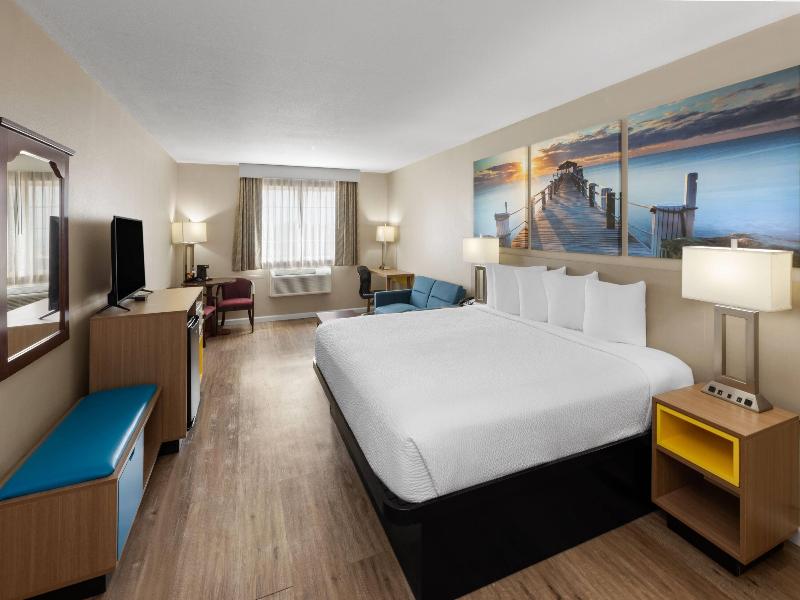 Days Inn By Wyndham Mountain Home image