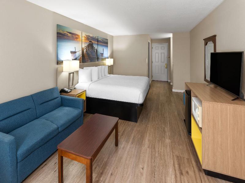 Days Inn By Wyndham Mountain Home image