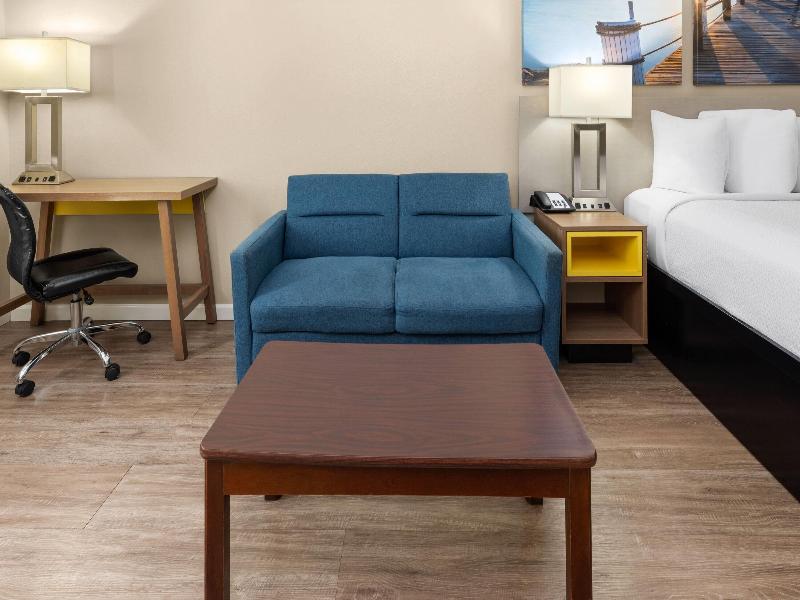 Days Inn By Wyndham Mountain Home image