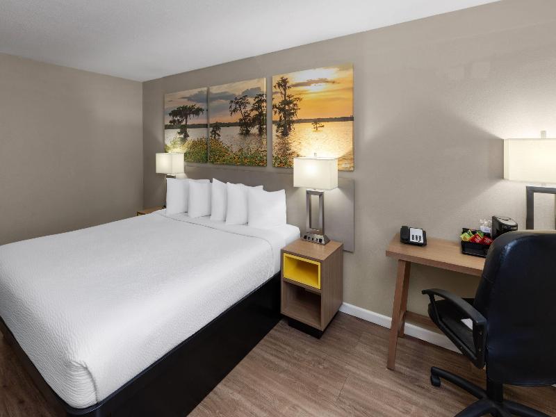 Days Inn By Wyndham Mountain Home image