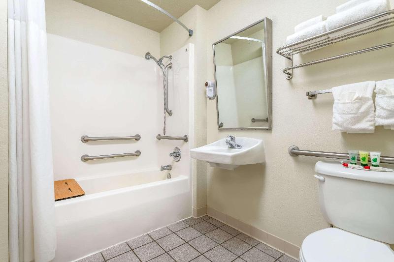 Days Inn By Wyndham Mountain Home image