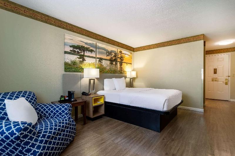 Days Inn By Wyndham Mountain Home image