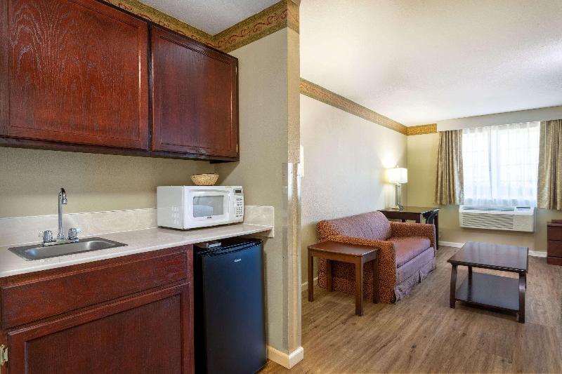 Days Inn By Wyndham Mountain Home image