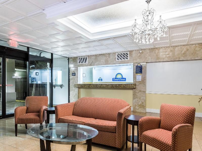 Days Inn by Wyndham St. Petersburg / Tampa Bay image