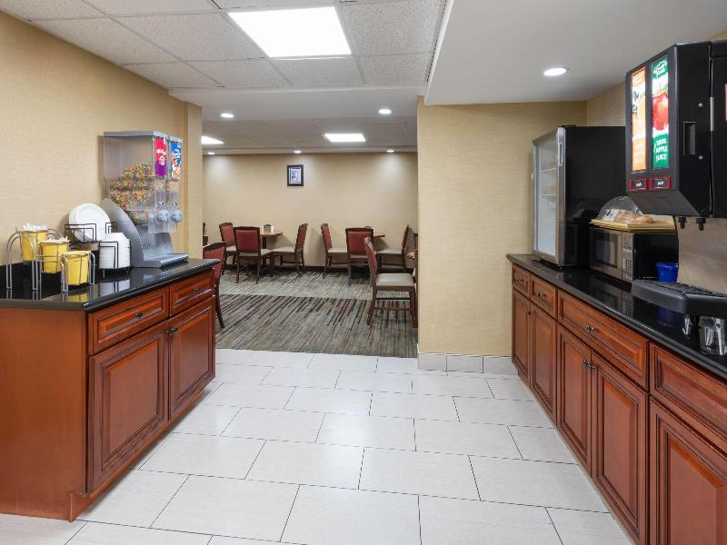Days Inn By Wyndham Dumfries Quantico image