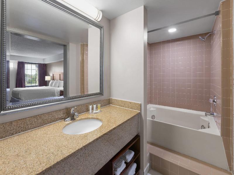Days Inn By Wyndham Dumfries Quantico image
