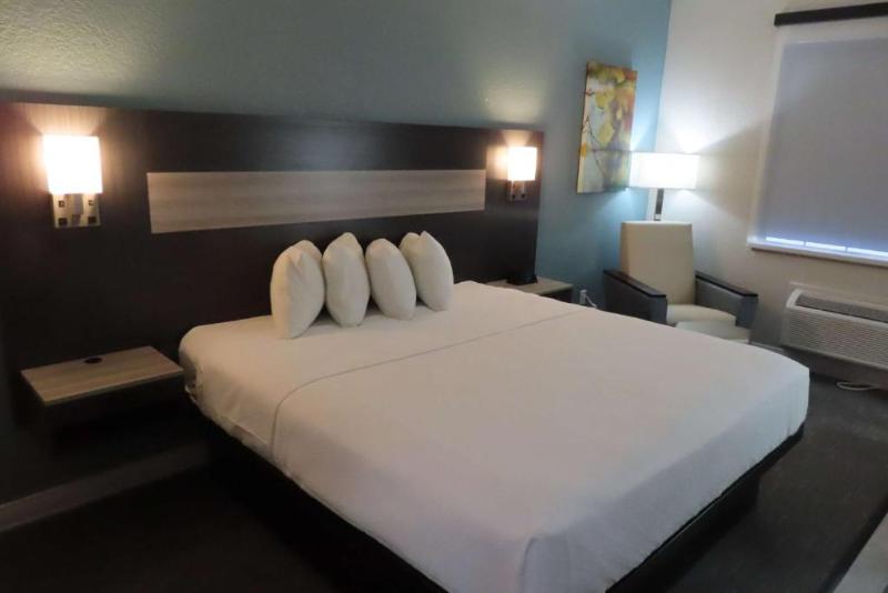 Best Western Prime Inn & Suites image
