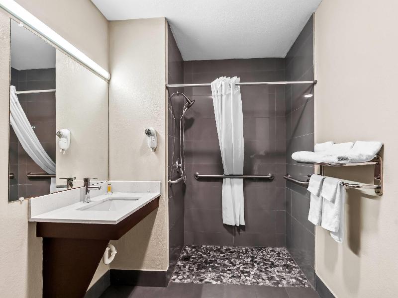 Days Inn by Wyndham Simpsonville image