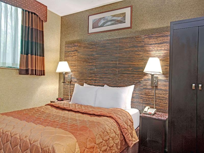 Days Inn by Wyndham Brooklyn image