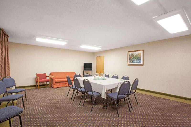 Red Roof Inn Perryville image