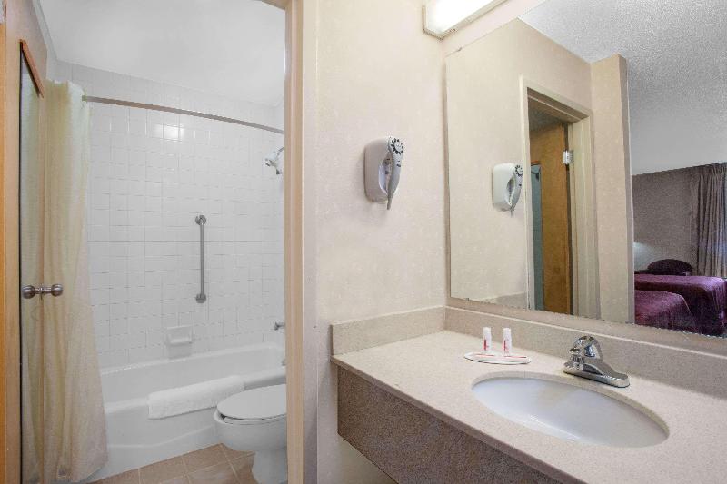 Red Roof Inn Perryville image