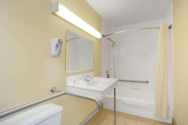Red Roof Inn Perryville image