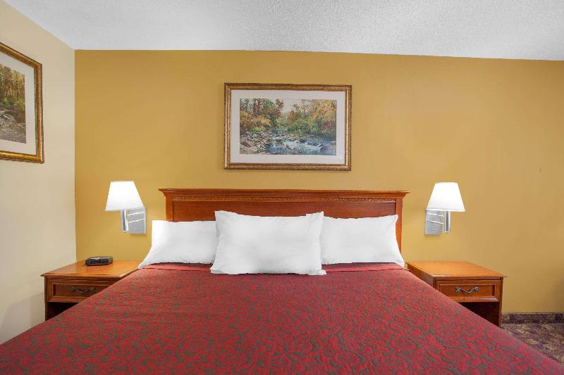 Red Roof Inn Perryville image