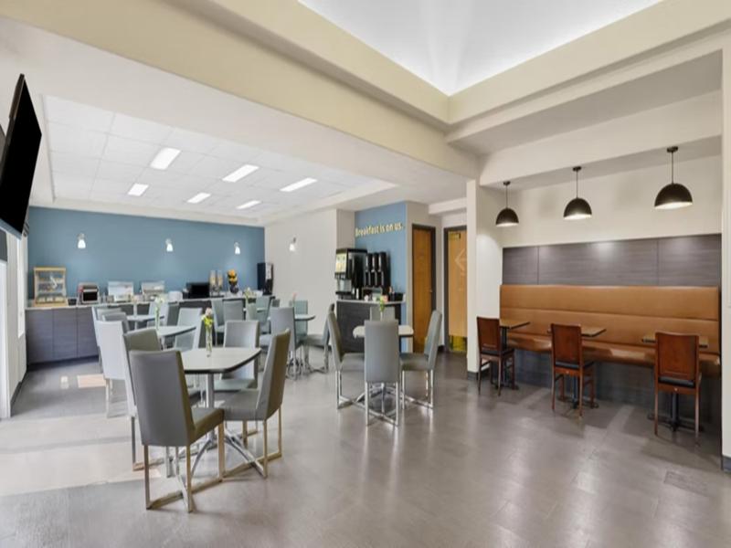 Days Inn By Wyndham Red Deer image