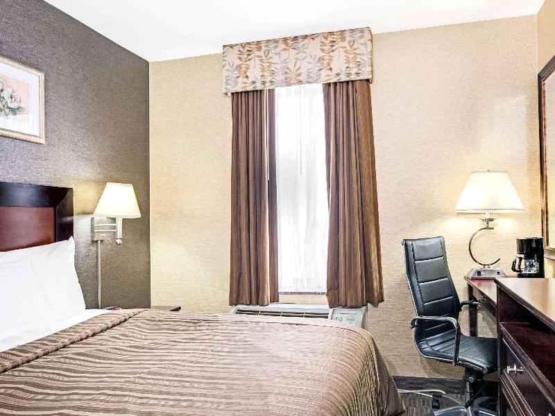 Days Inn by Wyndham Long Island City image